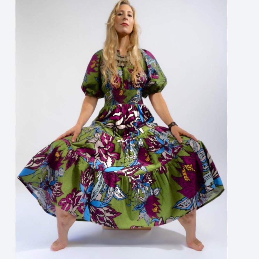 Green Floral Midi Dress with Puff Sleeves - Picture 5 of 16